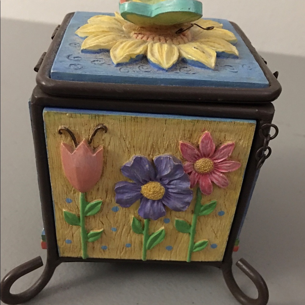 RUSS TRINKET FLOWER BOX - Picture 2 of 6